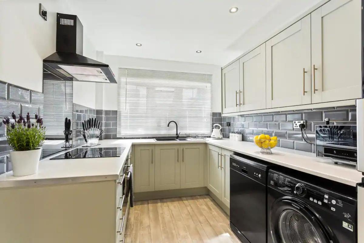 Bright & Spacious With Garden & Parking Nottingham Exterior photo