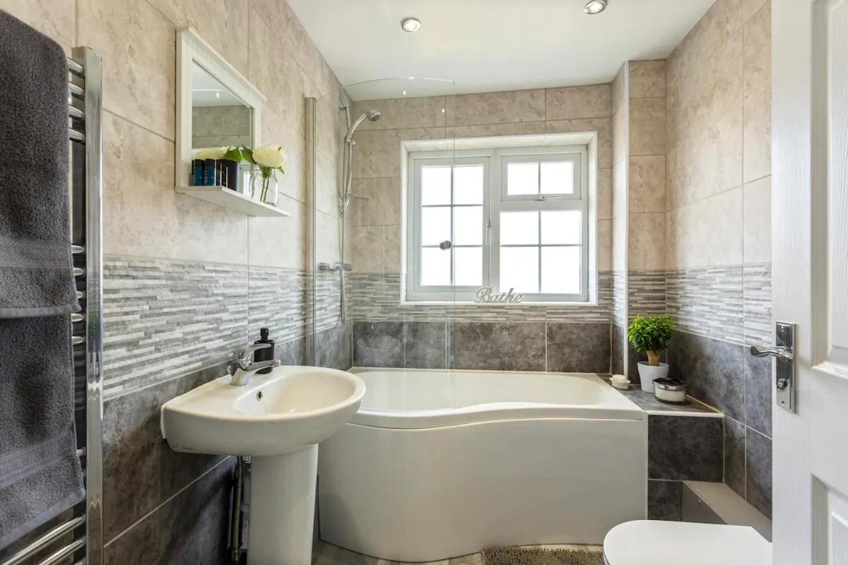 Bright & Spacious With Garden & Parking Nottingham Exterior photo